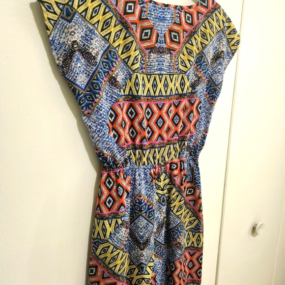 Light weight funky summer dress. Never worn. - Picture 10 of 11